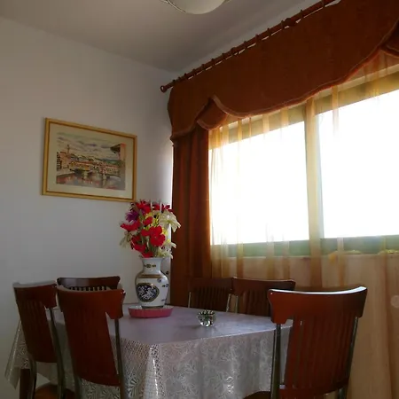 Vollga Square Apartment *